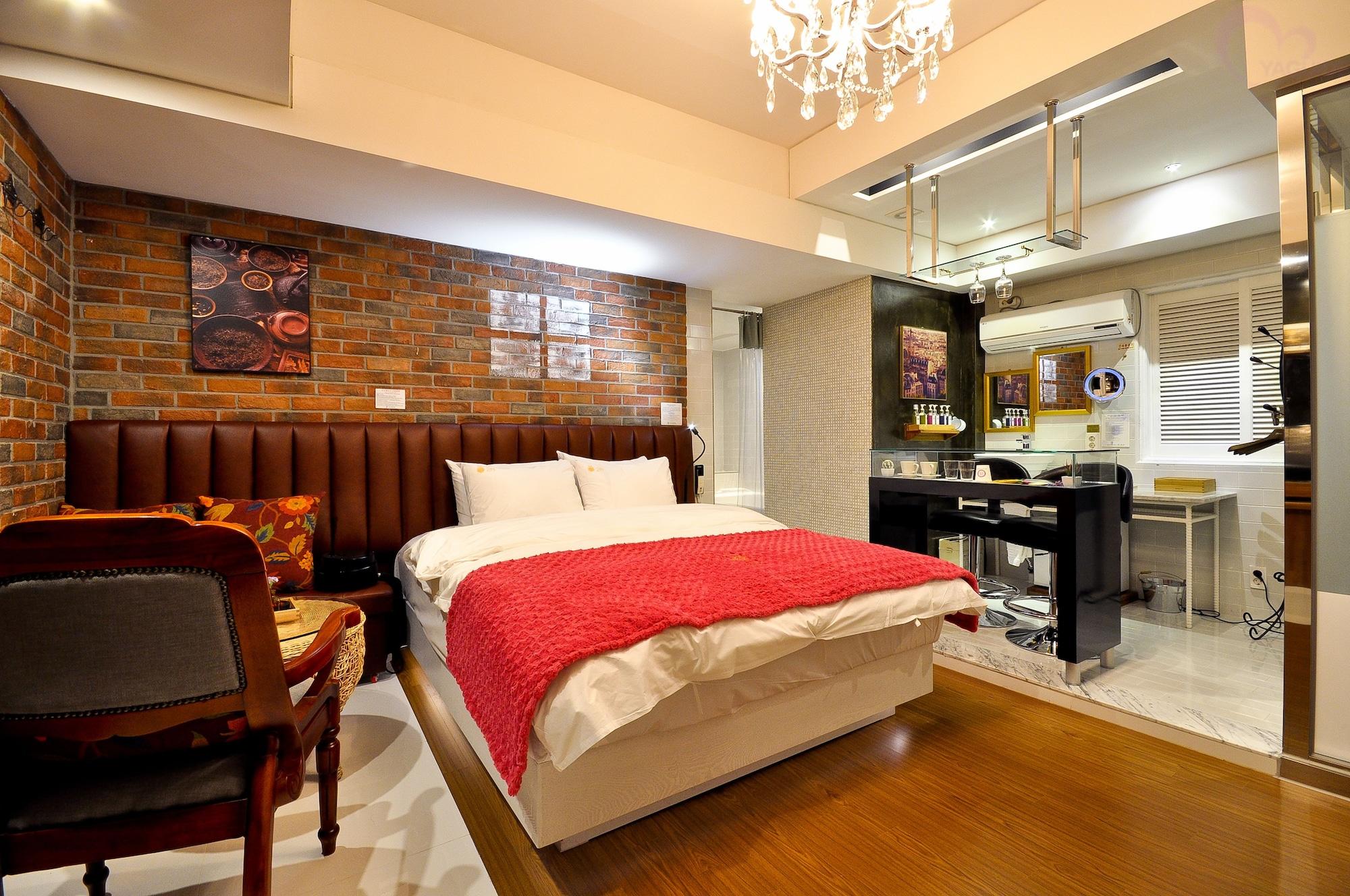 February Hotel Apsan 大邱 外观 照片