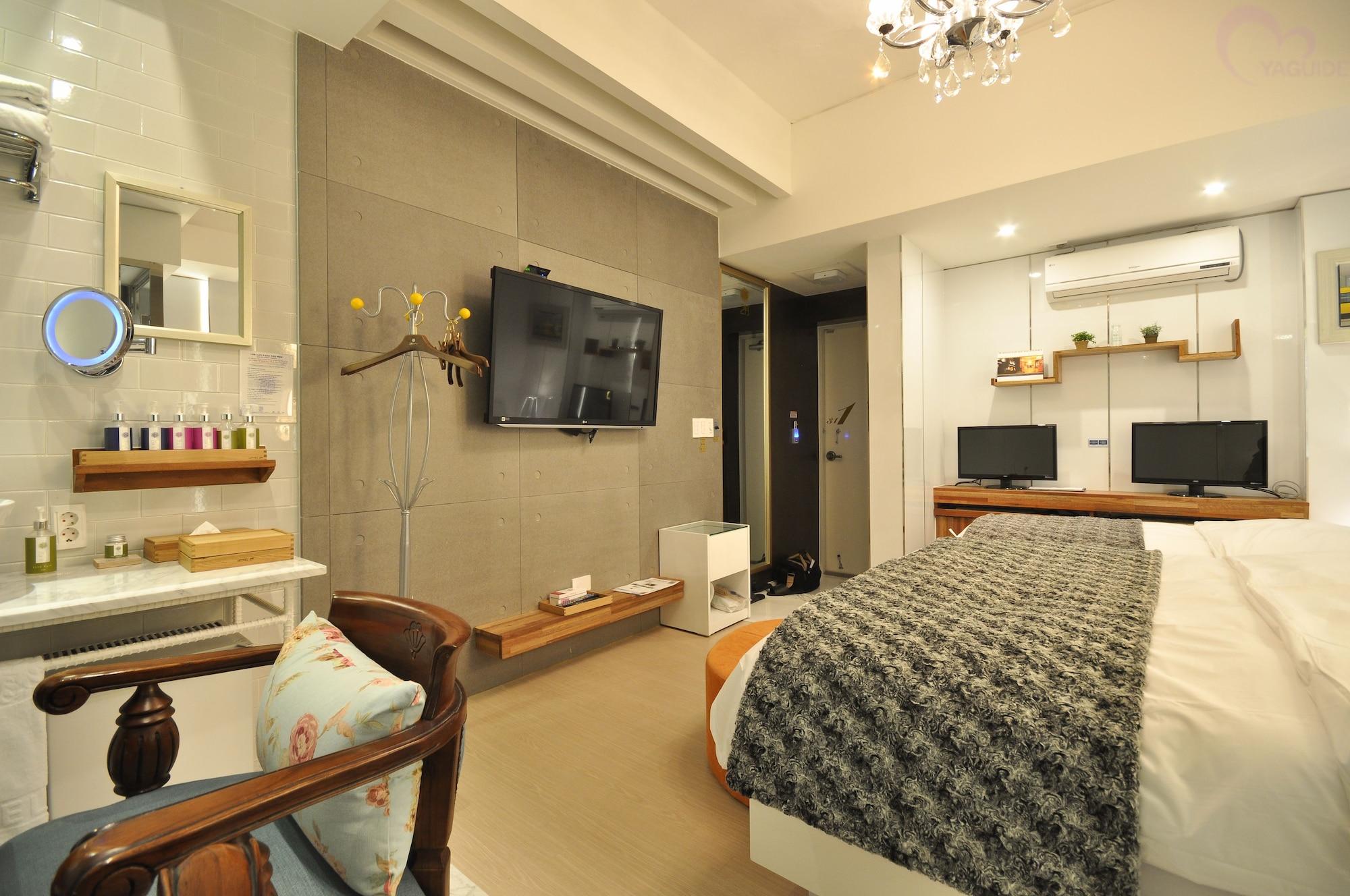 February Hotel Apsan 大邱 外观 照片