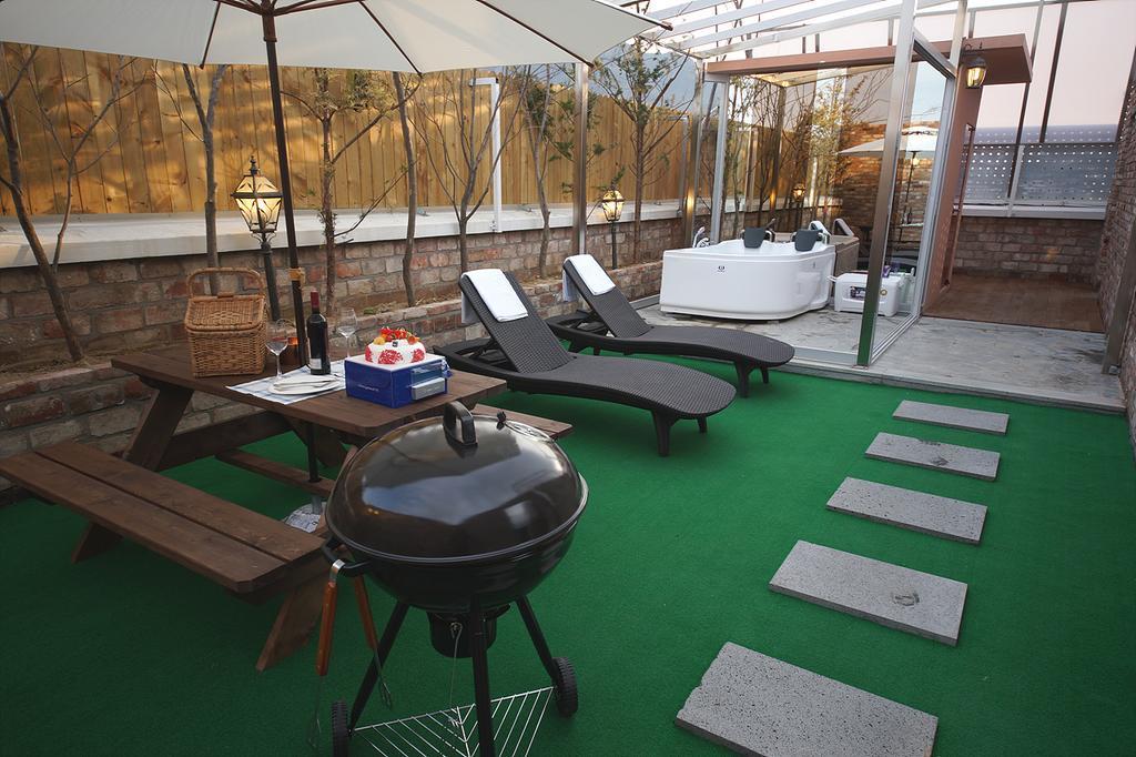 February Hotel Apsan 大邱 外观 照片