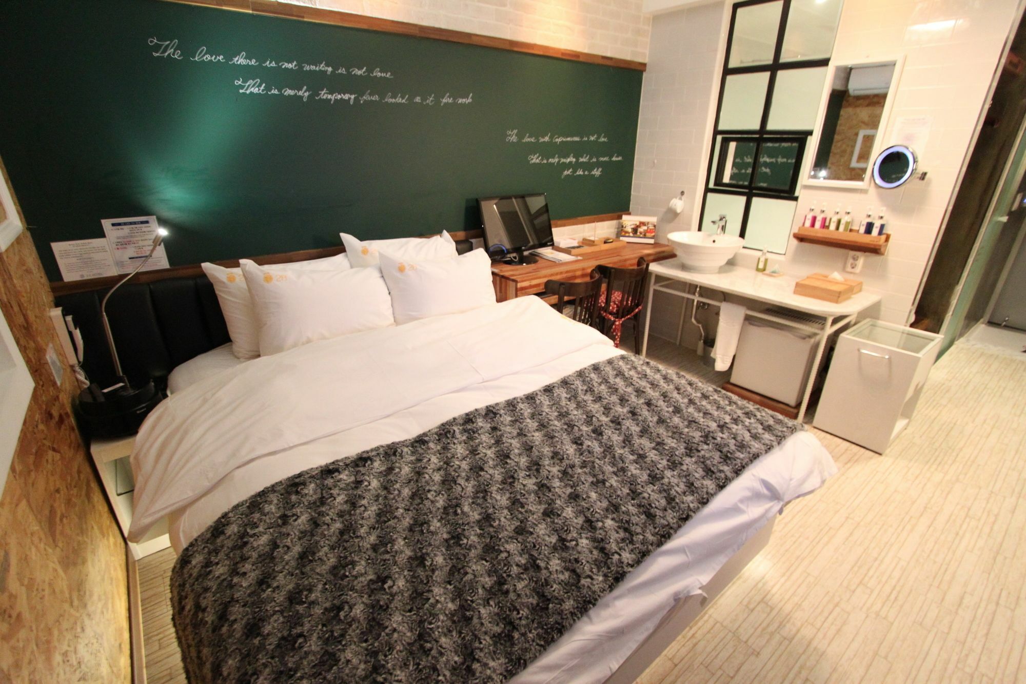 February Hotel Apsan 大邱 外观 照片